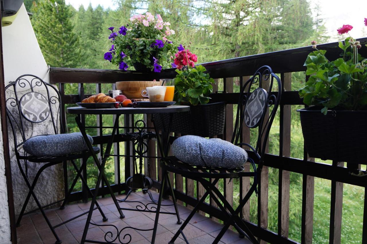 Window On The Mountains Apartment Breuil-Cervinia Bagian luar foto