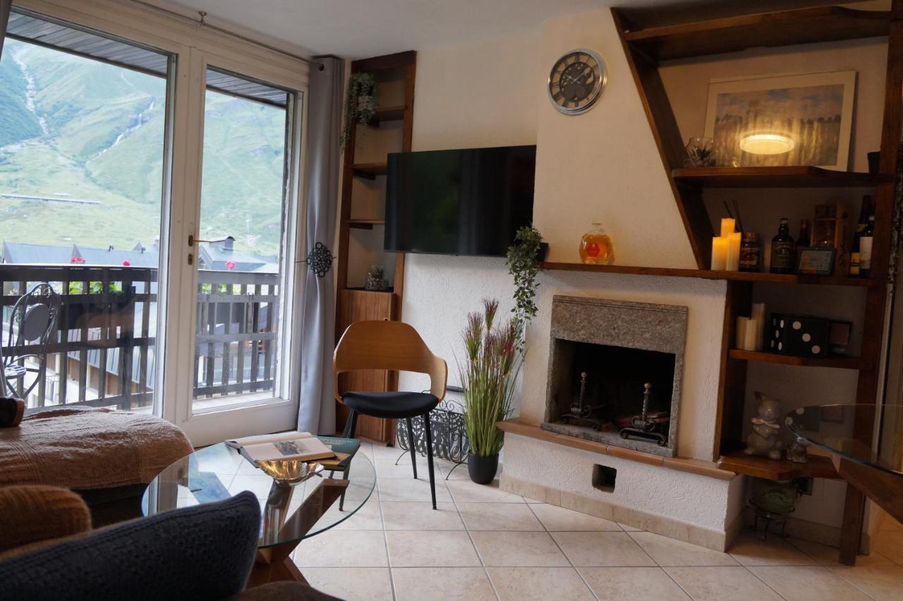 Window On The Mountains Apartment Breuil-Cervinia Bagian luar foto