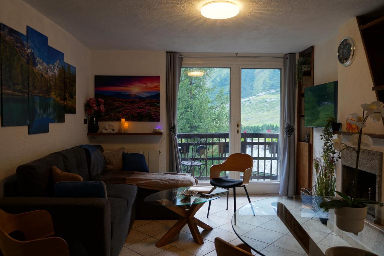 Window On The Mountains Apartment Breuil-Cervinia Bagian luar foto